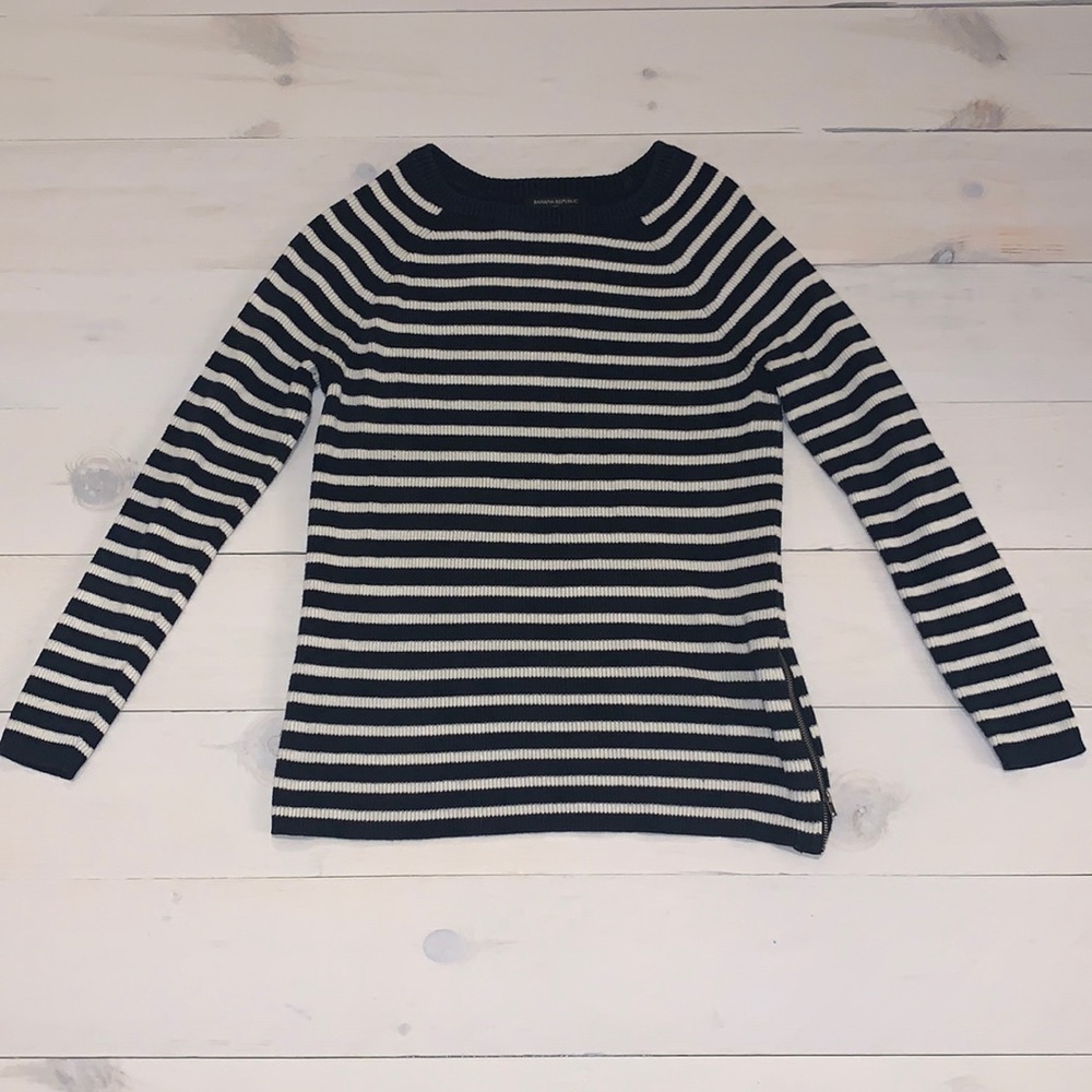 Banana republic sweater - Picture 1 of 3